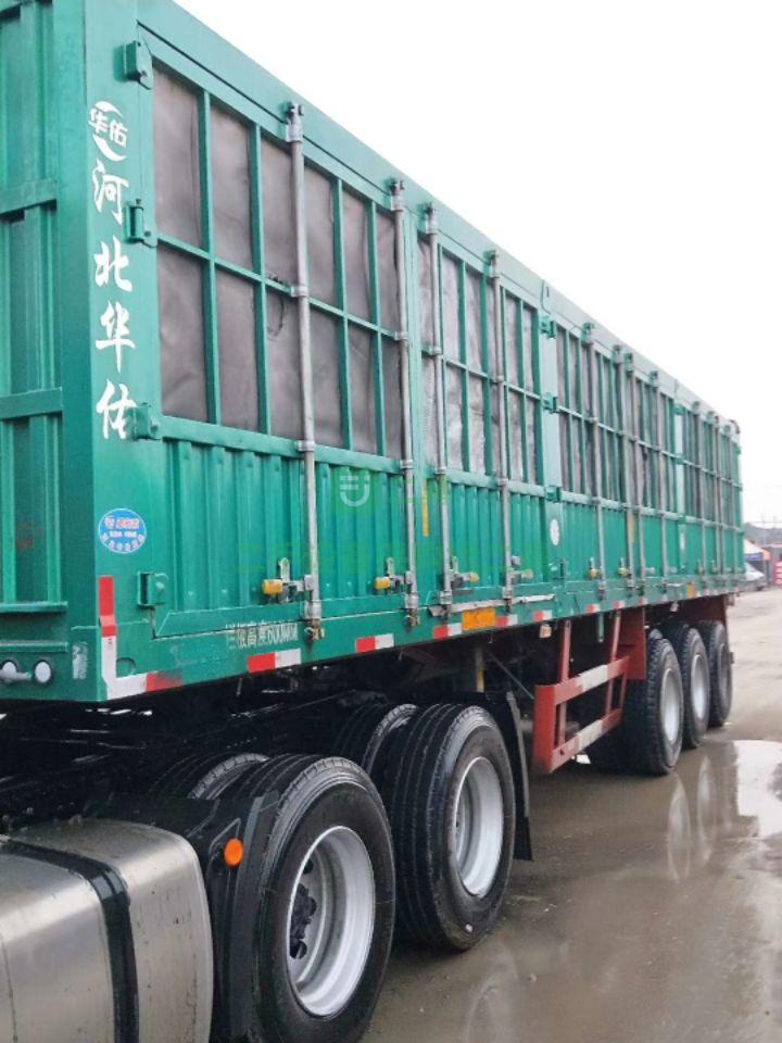出售八個月捍衛400雙驅帶十一米掛牽引車輪胎九成新