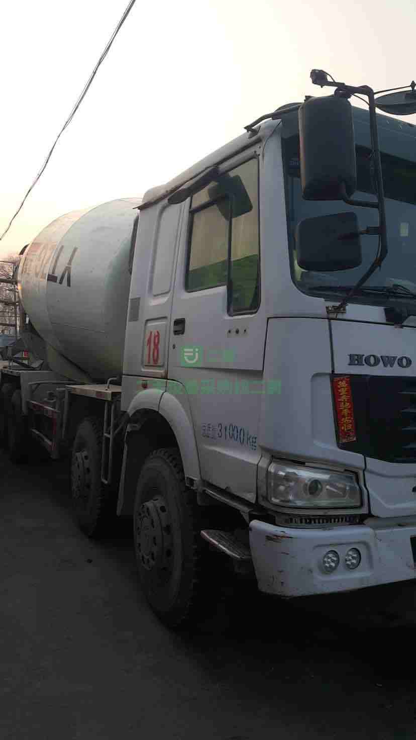天津出售二手的豪沃混泥土攪拌罐車