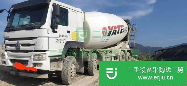 山東出售二手豪沃?jǐn)嚢柢嚕瑏喬厣涎b大20方，車況精品，手續(xù)齊全！