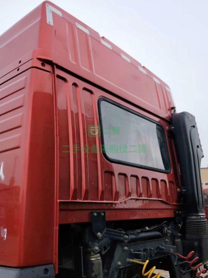 出售八個月捍衛400雙驅帶十一米掛牽引車輪胎九成新