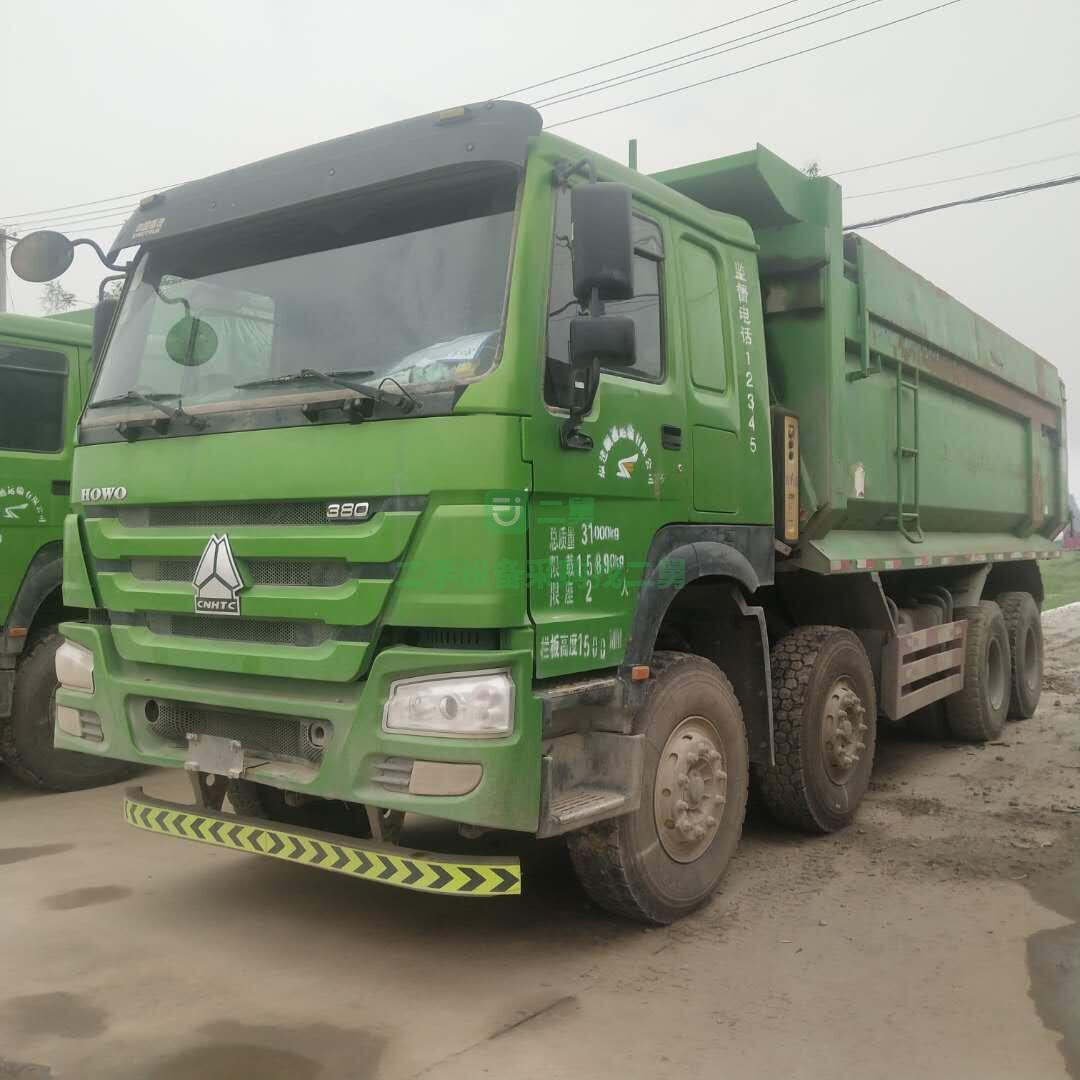 出售二手豪沃8.6米前四后八渣土工程自卸車