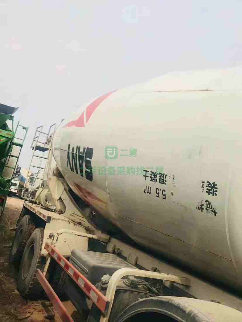 出售國四豪沃底盤、三一上裝大二十拉二十二方攪拌車