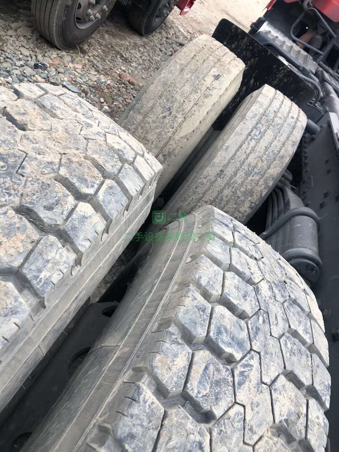 出售一臺三年五個月解放350J6牽引車