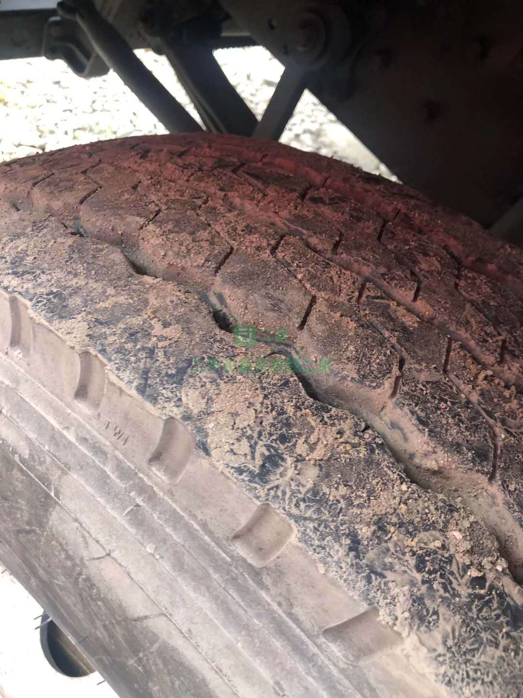 出售一臺三年五個月解放350J6牽引車