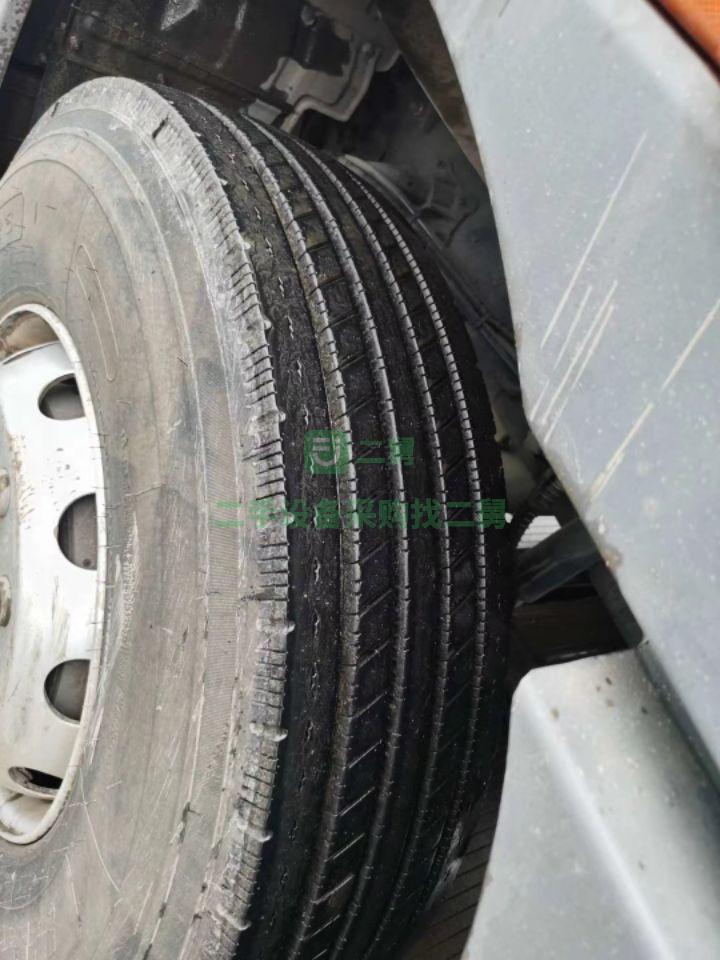 剛到家一年九個月捍衛375雙驅牽引車帶十一米掛輪胎九成新