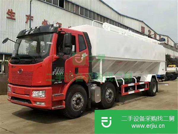 湖南出售二手解放小三軸30方散裝飼料運輸車