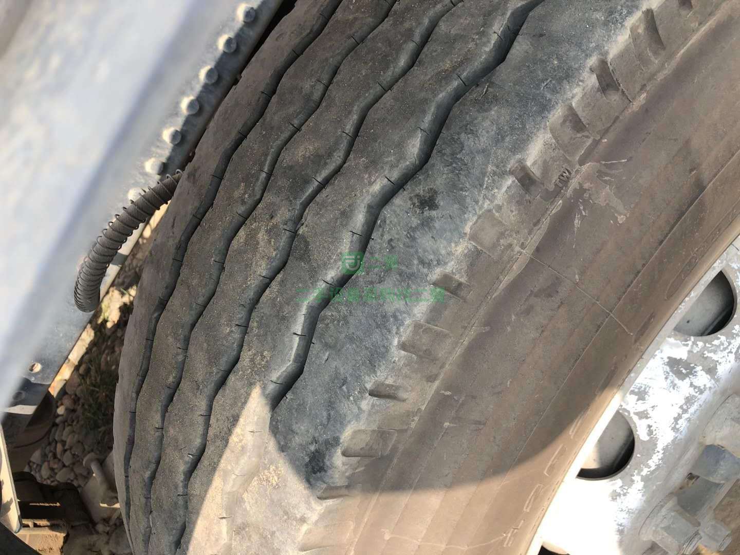 出售一臺15年6月悍V336馬力牽引車，單橋