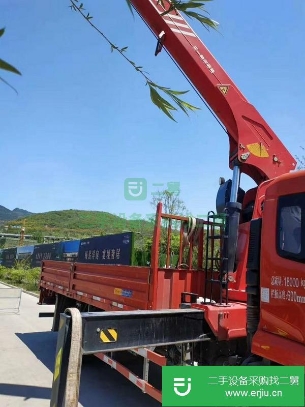 湖北出售二手8噸吊車，康機180馬力