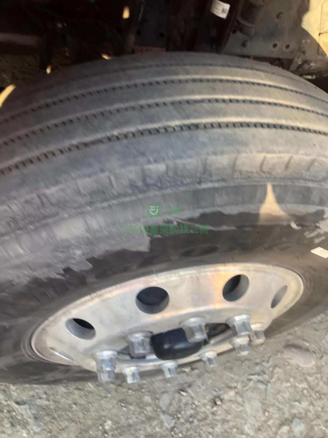 出售一臺三年2月德龍336雙橋加汽車牽引車 交強險