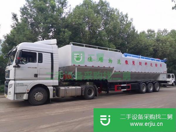 湖北出售二手重汽汕德卡63立方散裝飼料運輸車