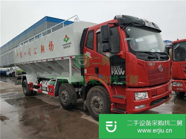 安徽出售二手解放小三軸30方散裝飼料運輸車