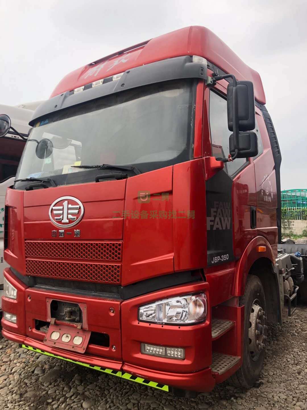 出售一臺三年五個月解放350J6牽引車