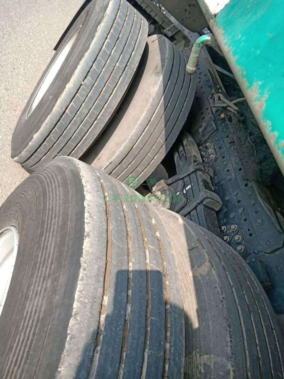 出售一臺(tái)11個(gè)月德龍430雙驅(qū)氣車牽引車，帶11米半掛車