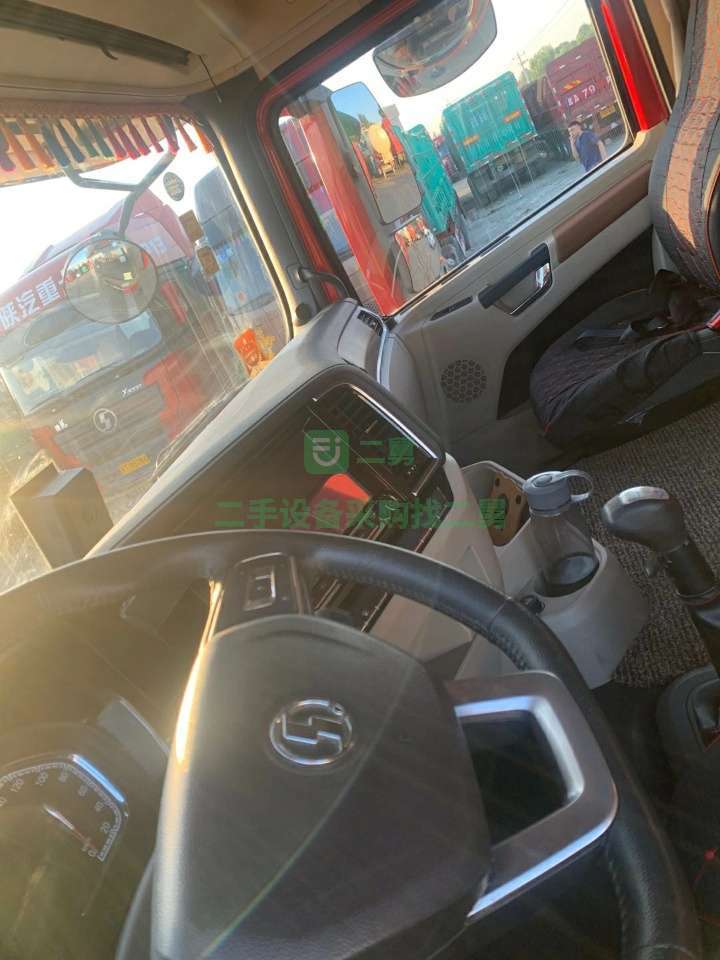 出售一臺七個月的德龍X5000新款550馬力牽引車
