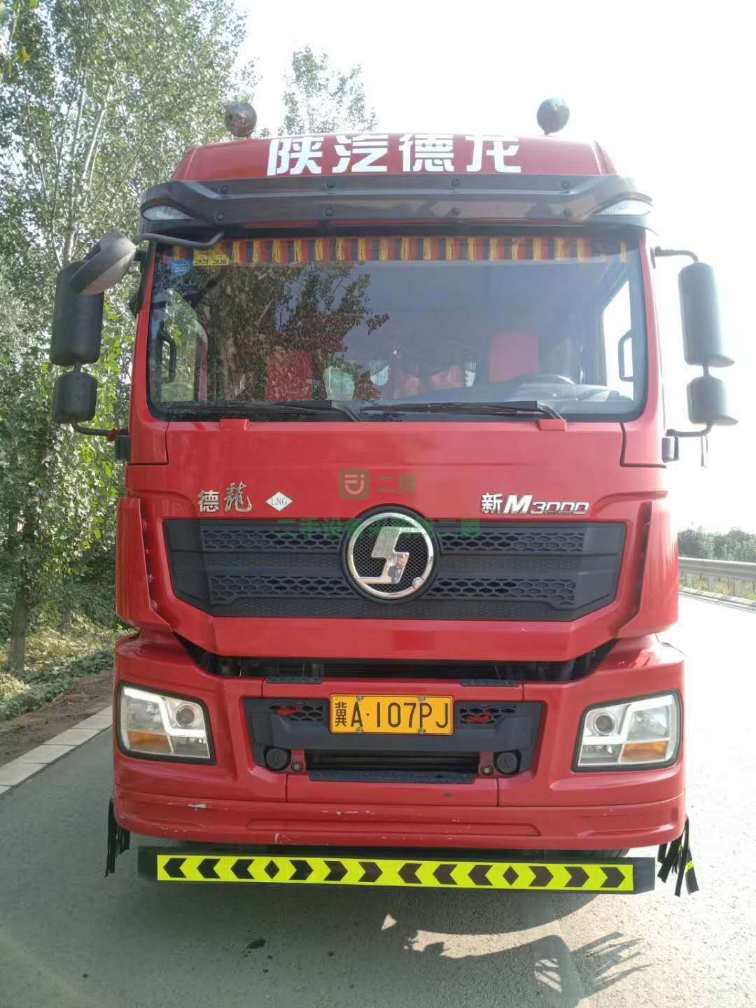 出售一臺(tái)11個(gè)月德龍430雙驅(qū)氣車牽引車，帶11米半掛車