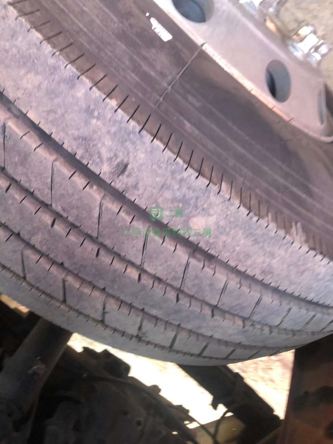 出售一臺三年2月德龍336雙橋加汽車牽引車 交強險