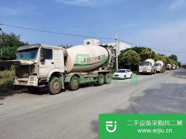 四川出售二手豪沃攪拌車