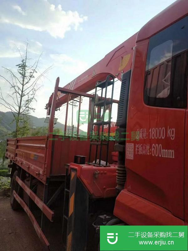 湖北出售二手8噸吊車，康機180馬力