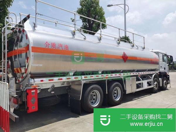 吉林出售二手國五30方汕德卡前四后八鋁合金油罐車
