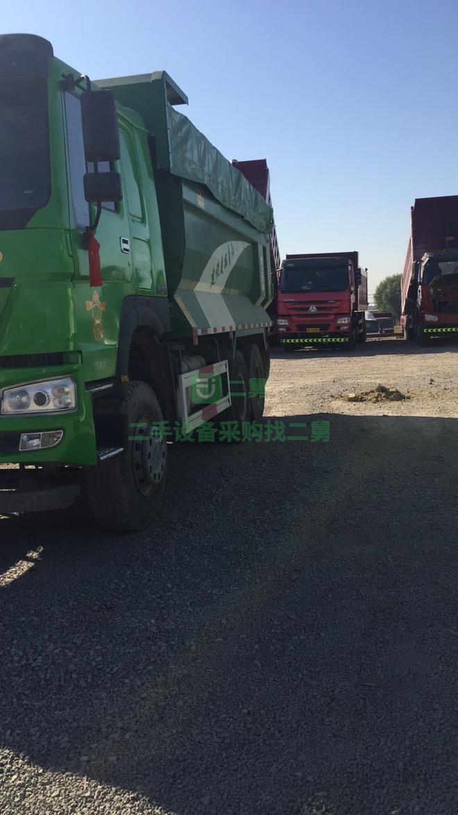 出售一臺19年7月上牌貨箱6米自卸車