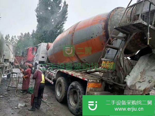 河南出售二手中聯攪拌車