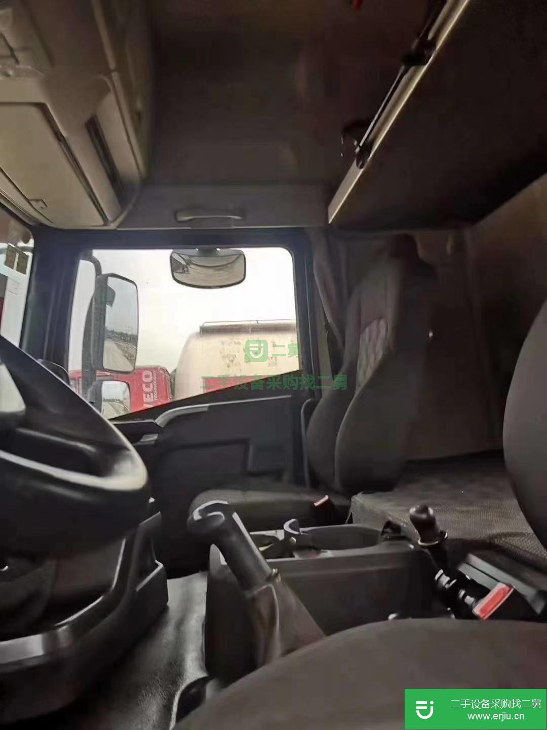 山東出售二手青島解放460馬力牽引車