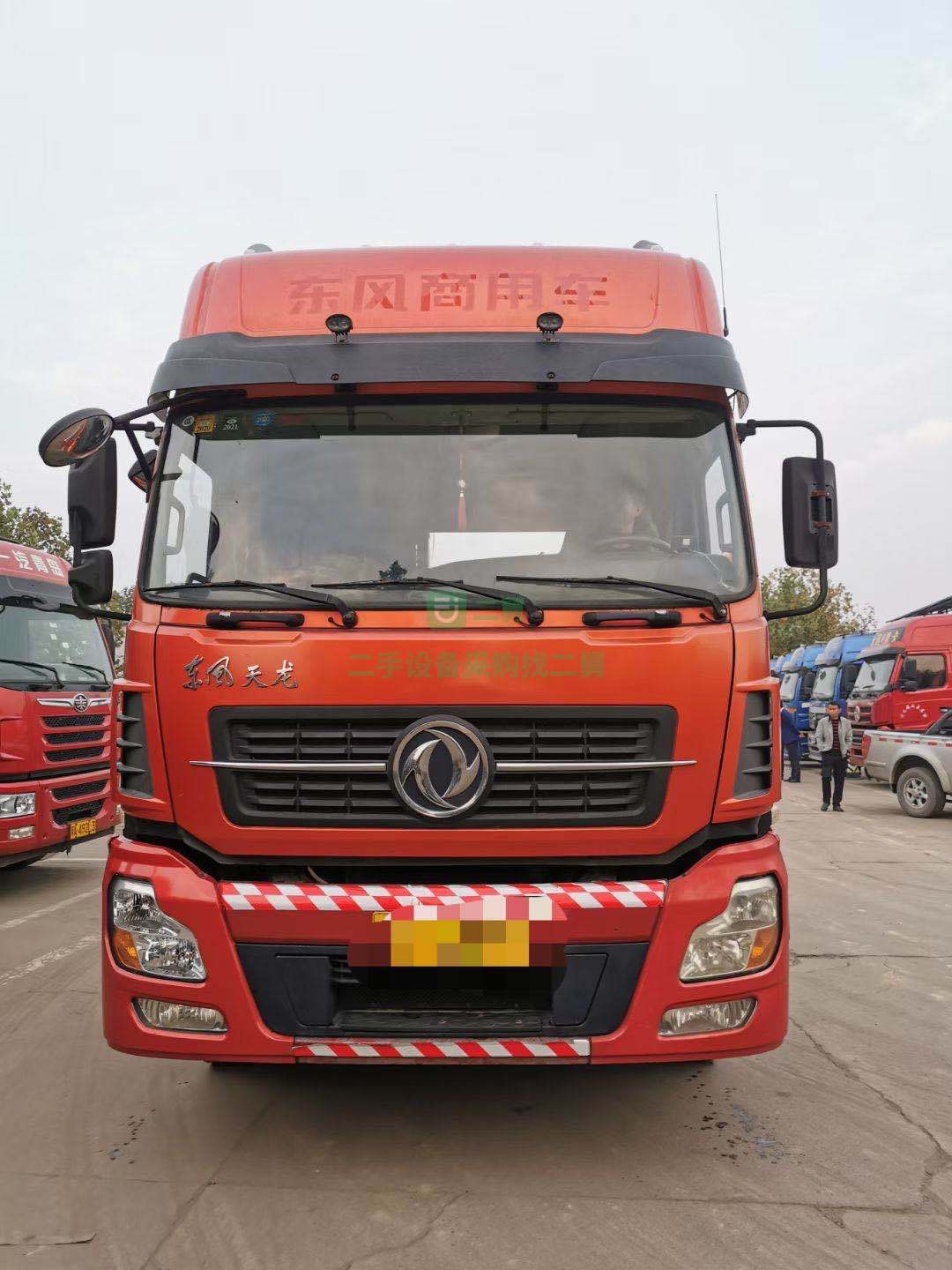出售一臺精品國三雙驅13年9月天龍375雙驅牽引車