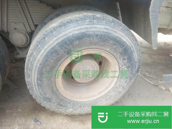 山東出售18年后八輪豪沃攪拌車  大14方 380馬力