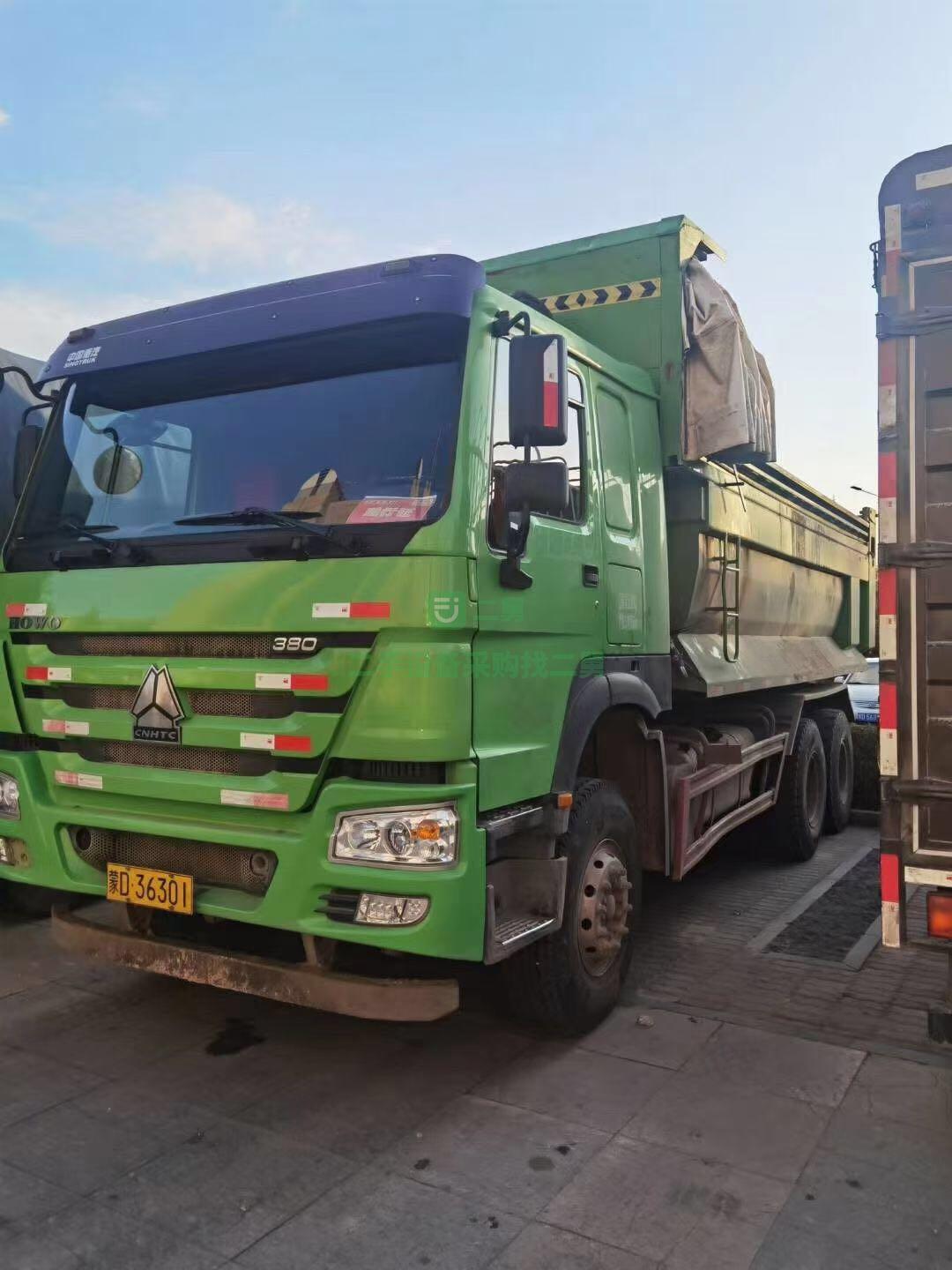 出售一臺19年7月上牌貨箱6米自卸車
