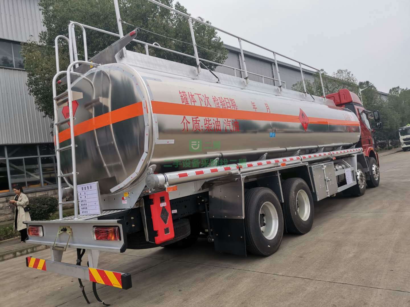 轉讓解放25噸油罐車，手續齊全
