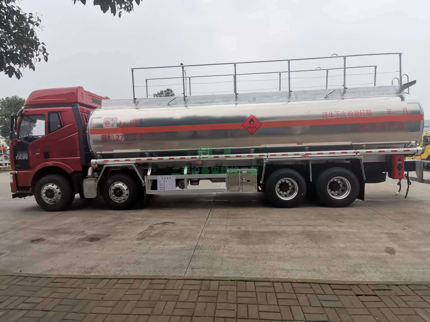 轉讓解放25噸油罐車，手續齊全