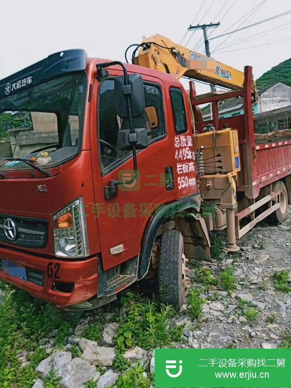 湖北出售二手藍牌吊車，萬里揚5檔變速箱，車廂加長4米