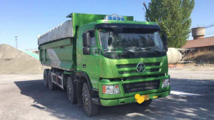 出售湖北大運(yùn)前四后八渣土土方車(chē)