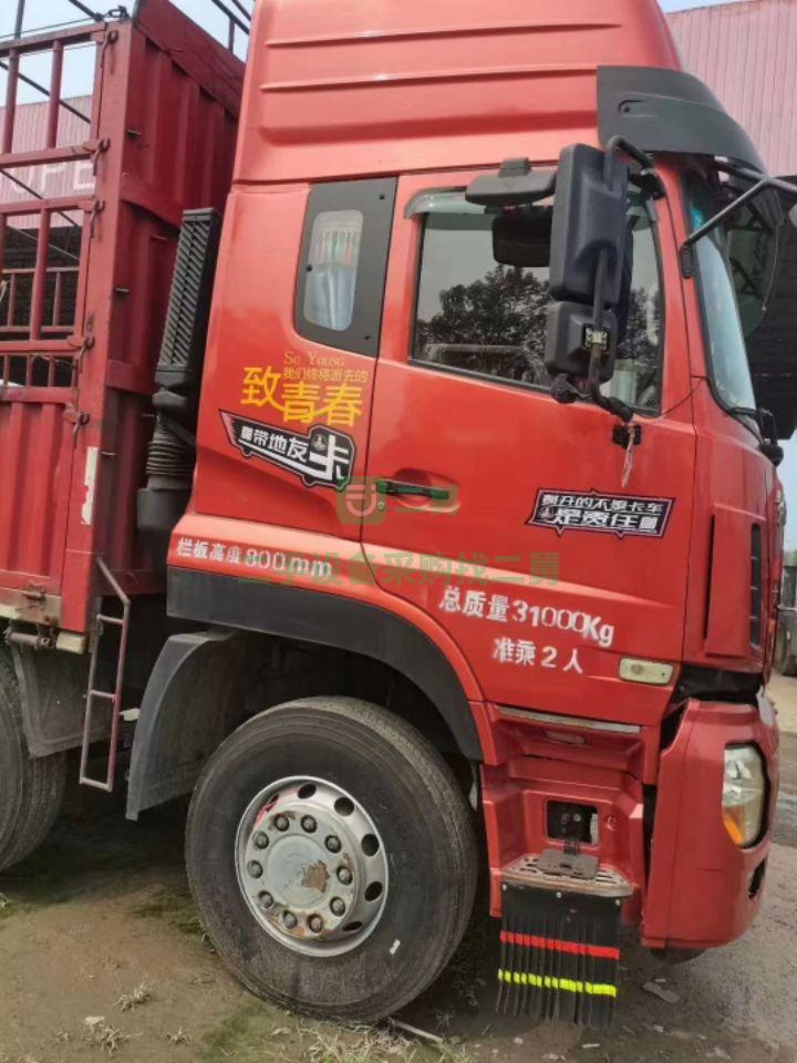 出售17年12月9.6米天龍340前四后八花欄牽引車原車原版