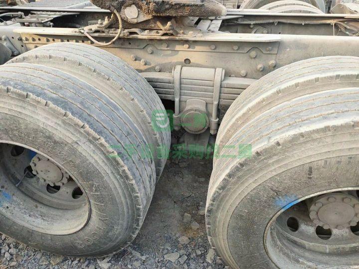 出售二手牽引車17年4月解放捍V 375馬力國五排放雙驅精品