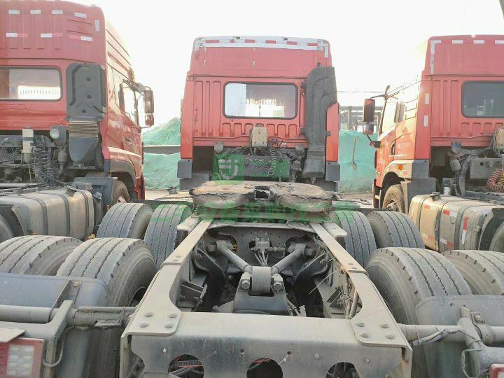 出售二手牽引車17年4月解放捍V 375馬力國五排放雙驅精品