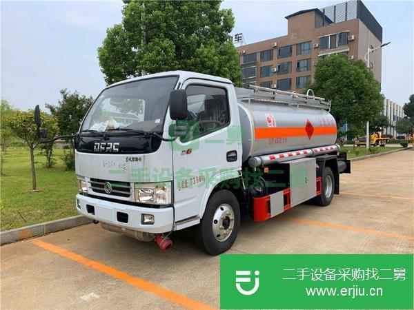 內(nèi)蒙古出售二手東風5噸油罐車