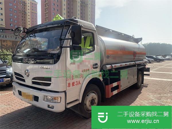 重慶出售二手東風(fēng)多利卡8噸油罐車