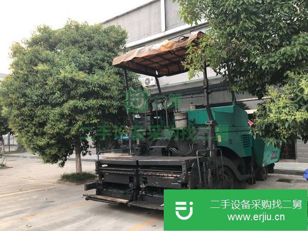 江蘇出售二手徐工602L輪胎攤鋪機(jī)