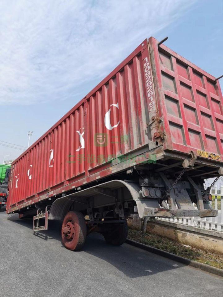 山東出售二手的八成新的華鑫后翻半掛車