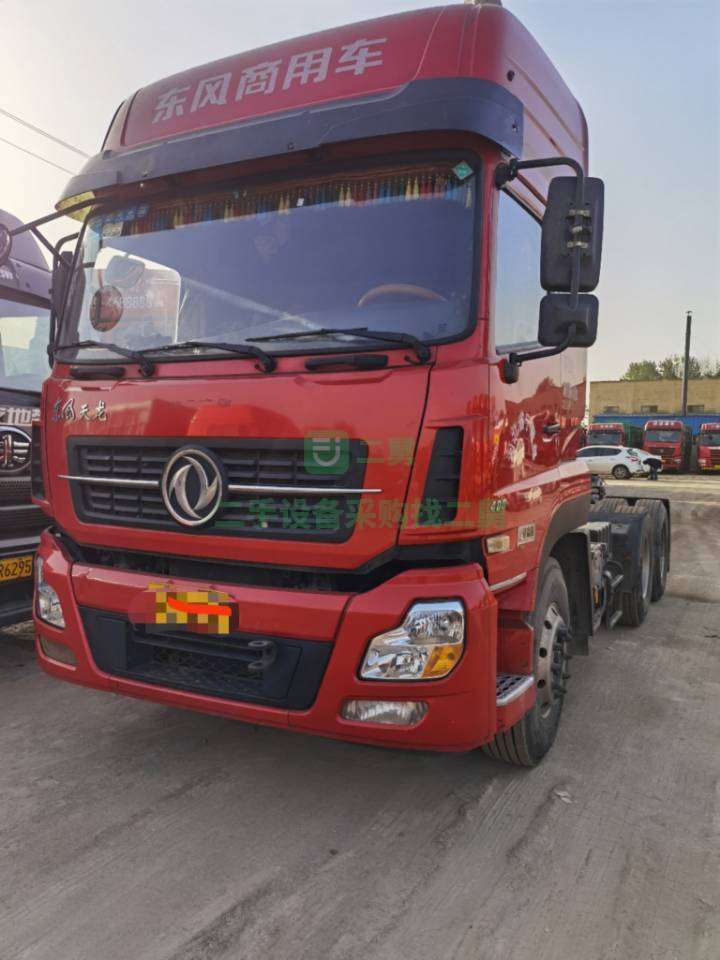出售一臺三年四個月全保險天龍400馬力牽引車，雙曲車況原車原版