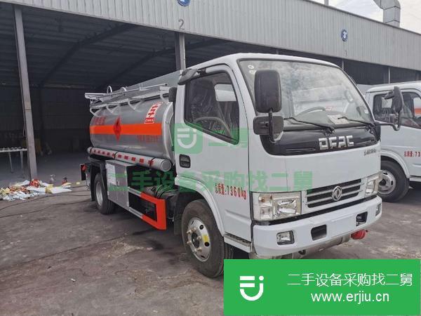 湖北出售二手東風多利卡5噸油罐車