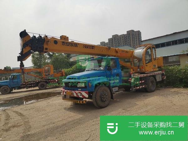 山東出售二手四節(jié)臂八噸東岳吊車