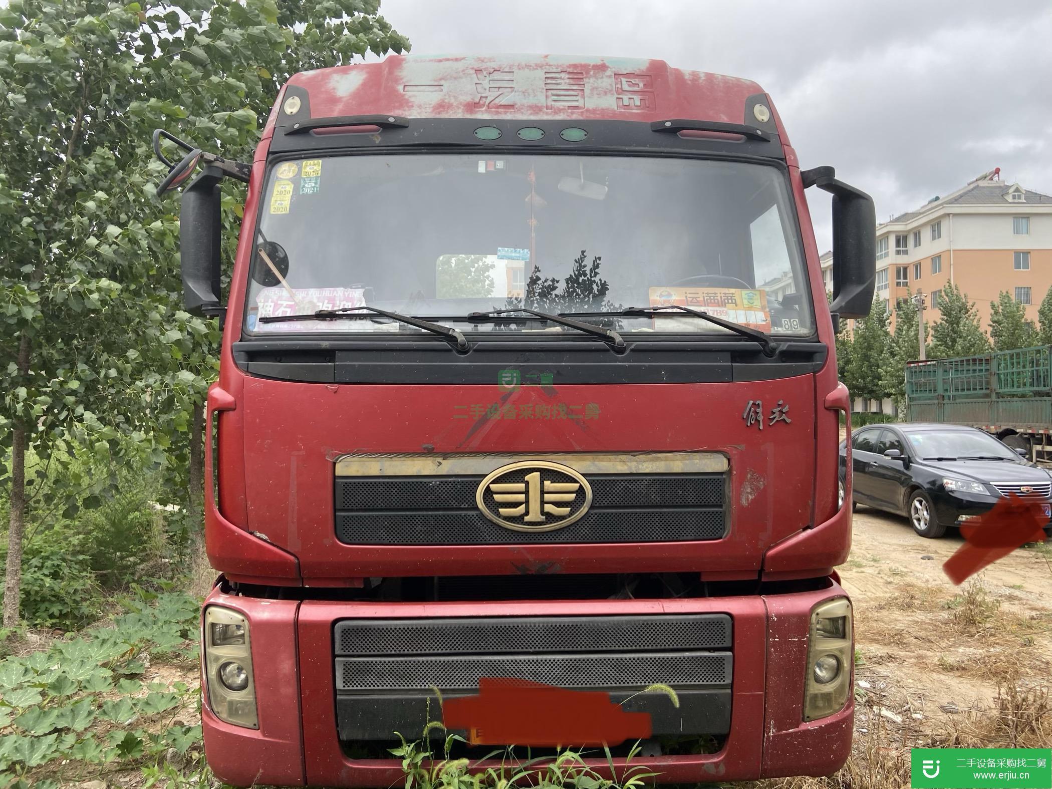 山東出售二手青島解放336馬力牽引車