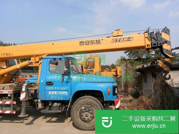 山東出售二手四節(jié)臂八噸東岳吊車