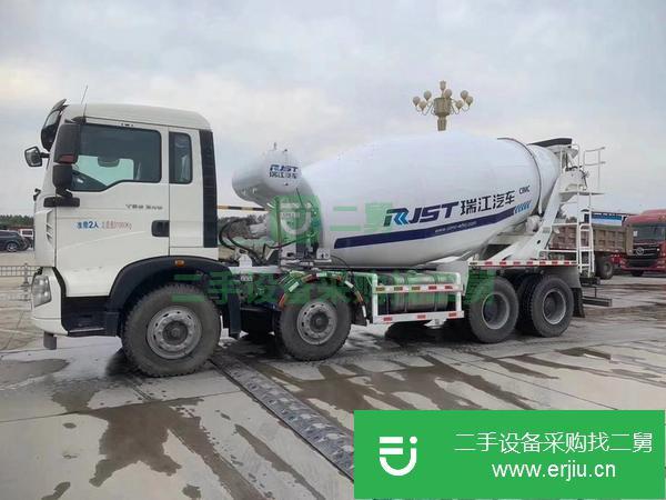 甘肅出售豪沃攪拌車，帶一年強險12方輕量化，不超重