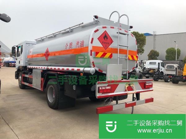 山東出售一輛東風加油車 拉12噸油 可提檔