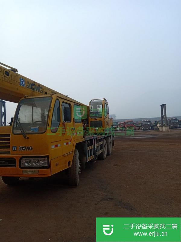 湖北出售二手吊車。干活車，液壓杠杠的