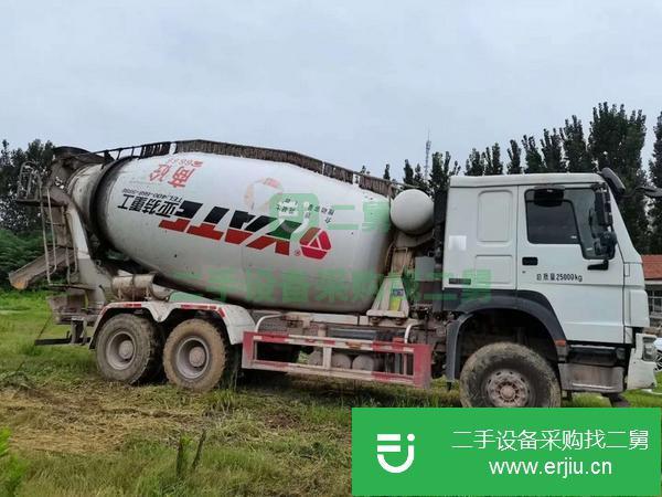 四川出售二手豪沃?jǐn)嚢柢嚕瑏喬厣涎b，大14方！