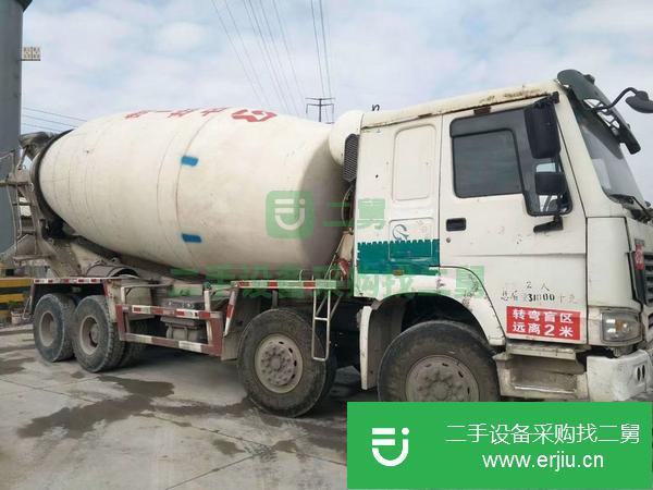 山東出售二手大18方豪沃攪拌車，手續齊全